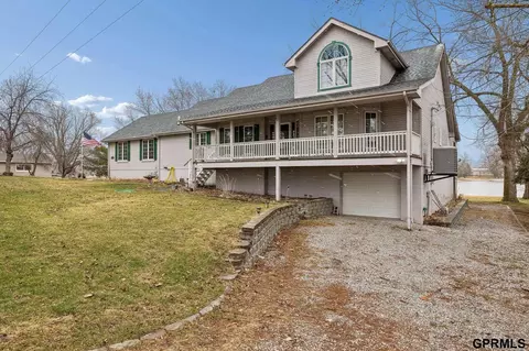 2056 Platteview Dr, Cedar Creek, NE 68016