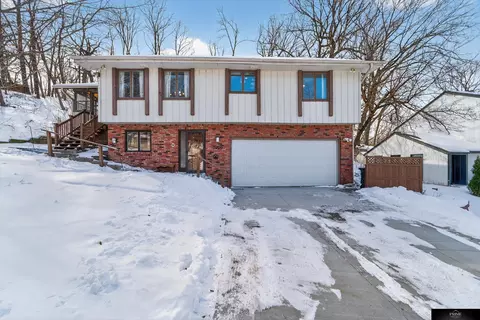 8906 N 52 Ave, Omaha, NE 68152