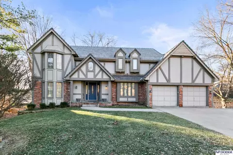 11227 William Plz, Omaha, NE 68144