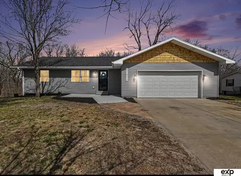 21011 Treasure Island Rd, Plattsmouth, NE 68048