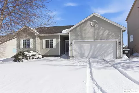 6215 N 146th St, Omaha, NE 68116