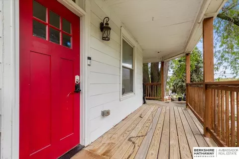 3077 S 16th St, Omaha, NE 68108