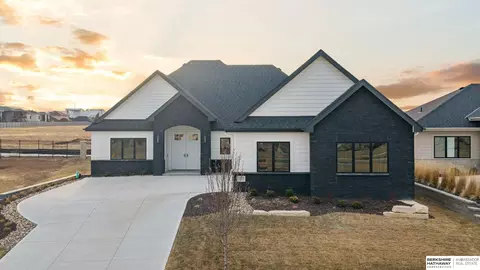 3016 S 209th Ct, Elkhorn, NE 68022