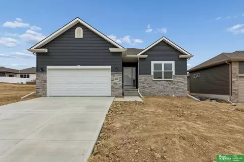 12958 S 50th St, Bellevue, NE 68133