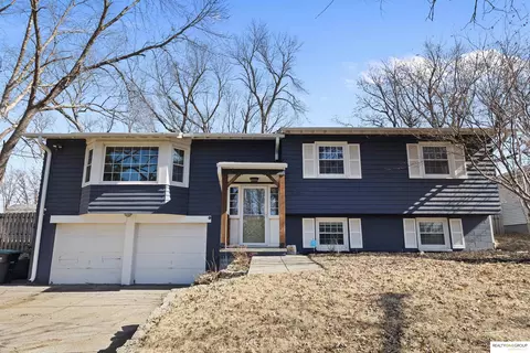 1521 Pinewood Cir, Omaha, NE 68144