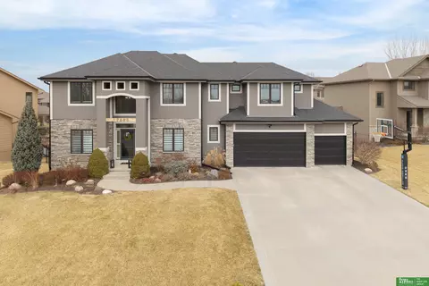 17660 Patrick Ave, Omaha, NE 68116
