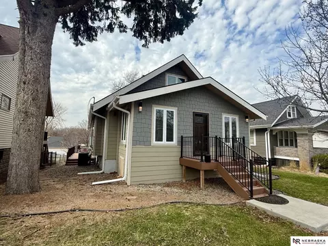 3064 S 33rd St, Omaha, NE 68105
