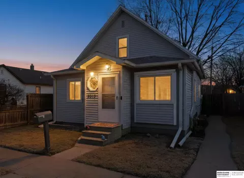 2013 S 11th St, Council Bluffs, IA 51501
