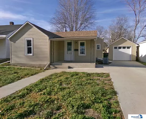 1118 Bell St, Beatrice, NE 68310