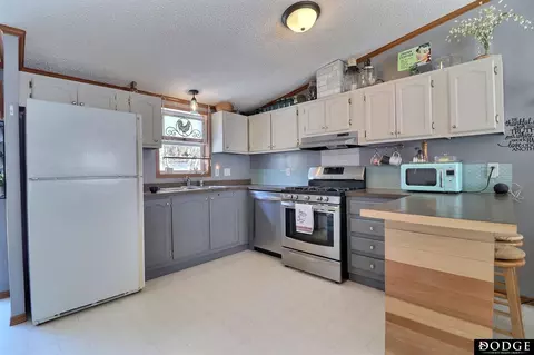 Kitchen - 509 E Circle Dr, Hooper, NE 68031 photo 4 of 4