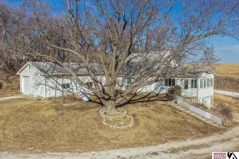 25142 230th St, Underwood, IA 51576