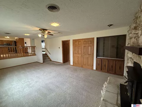 Living - 1028 Frontier Rd, Beatrice, NE 68310 photo 2 of 5