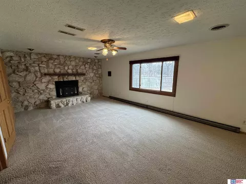 Living - 1028 Frontier Rd, Beatrice, NE 68310 photo 3 of 5