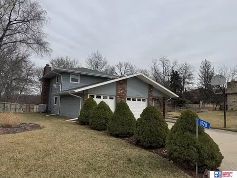 Exterior - 1028 Frontier Rd, Beatrice, NE 68310 photo 3 of 3