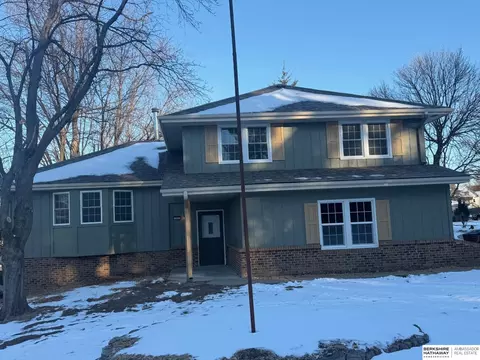 702 Sherman Dr, Bellevue, NE 68005