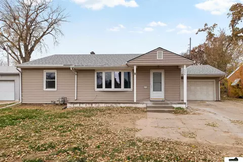 534 N 72nd St, Omaha, NE 68114