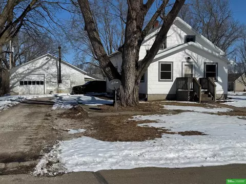 1204 Q St, Tekamah, NE 68061