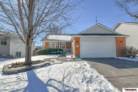 1641 Annette Ln, Lincoln, NE 68512