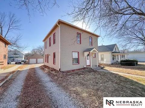 4611 Madison Ave, Lincoln, NE 68504
