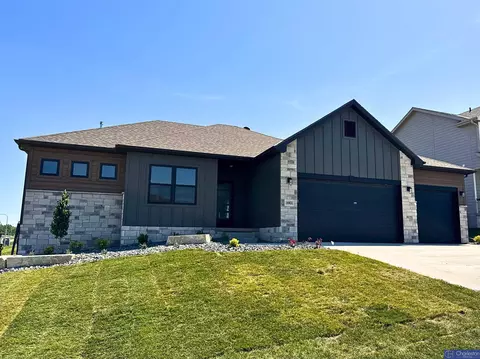 16903 Daniel St, Bennington, NE 68007
