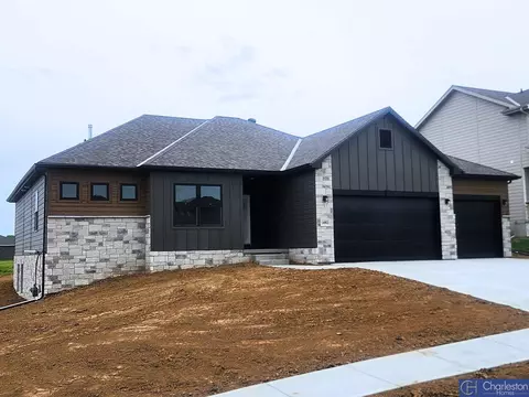 16903 Daniel St, Bennington, NE 68007