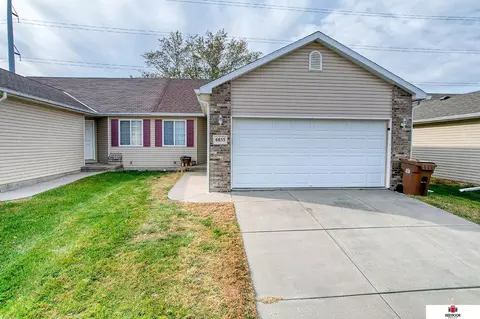 6855 Whitewater Ln, Lincoln, NE 68521