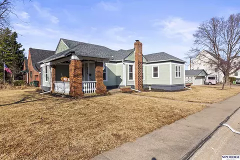 2004 Grant St, Blair, NE 68008
