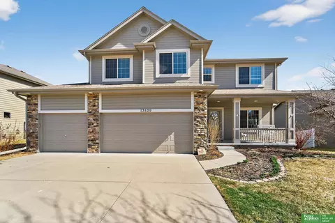 13509 S 45th St, Papillion, NE 68133
