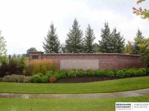 1722 S 129 Plaza Cir, Omaha, NE 68144