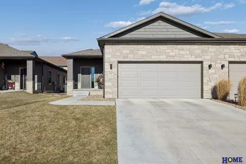 3840 Cabo Dr, Lincoln, NE 68516