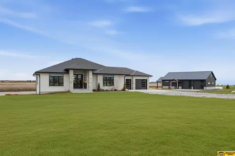 18228 London Ave, Beatrice, NE 68310