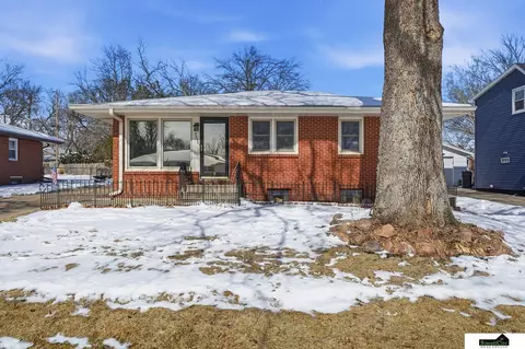 7320 Starr St, Lincoln, NE 68505
