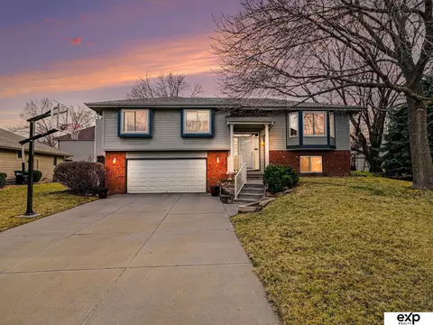 14915 Hillsdale Ave, Omaha, NE 68137