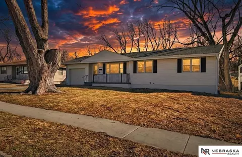 1703 Pelton Ave, Bellevue, NE 68005