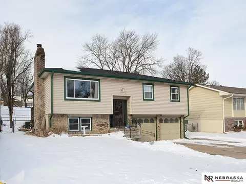 5330 S 91st St, Omaha, NE 68127