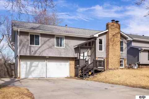 3106 Lynnwood Dr, Bellevue, NE 68123