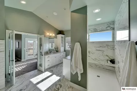 Bath - 3940 Nicholas Ct, Roca, NE 68430 photo 3 of 5