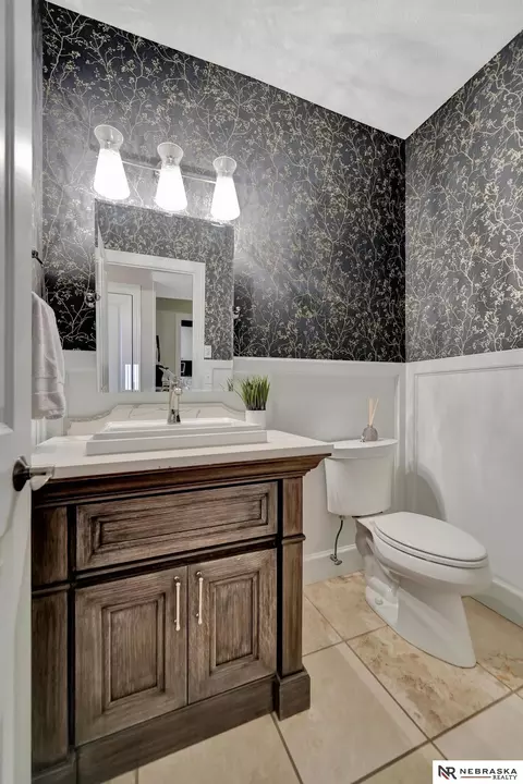 Bath - 3940 Nicholas Ct, Roca, NE 68430 photo 4 of 6
