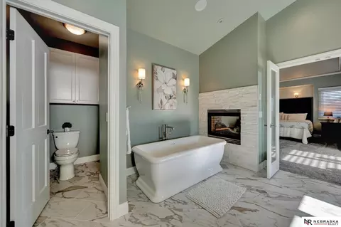 Bath - 3940 Nicholas Ct, Roca, NE 68430 photo 2 of 5