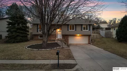 15329 Davenport Cir, Omaha, NE 68154