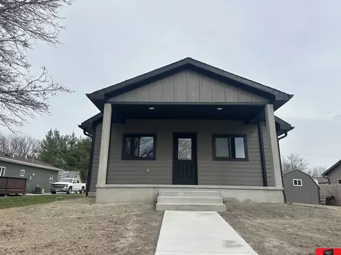 326 S Maple St, West Point, NE 68788