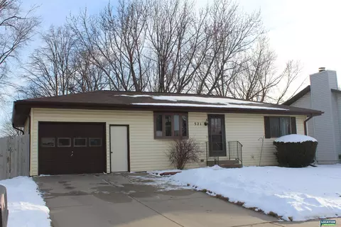 521 Laramie Trl, Lincoln, NE 68521