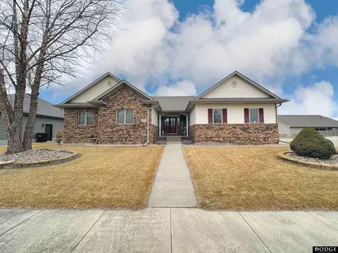 951 Abbey Ln, Fremont, NE 68025