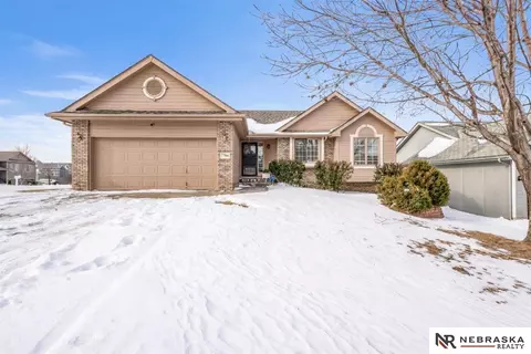 7704 N 83rd St, Omaha, NE 68122