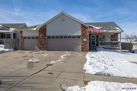 5341 Rockford Dr, Lincoln, NE 68521