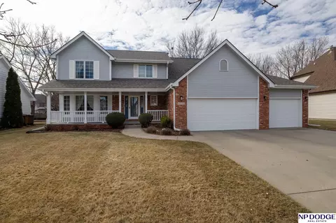 4517 Eagle Ridge Rd, Lincoln, NE 68516