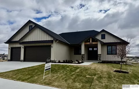 11035 S 220th St, Gretna, NE 68028