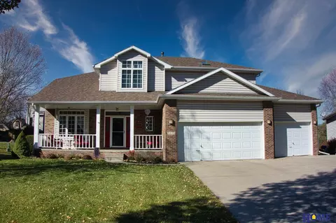 7011 Woody Creek Cir, Lincoln, NE 68516