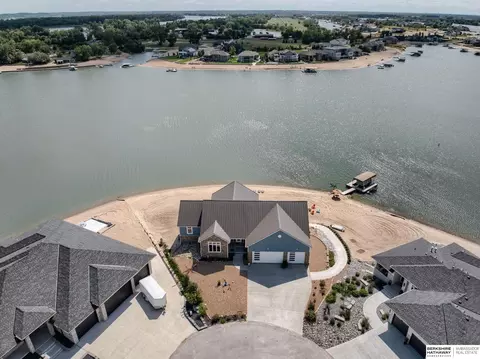734 Cobblestone Pointe Pointe, Ashland, NE 68003