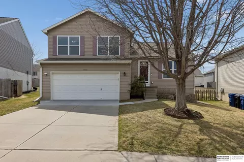 19361 U St, Omaha, NE 68135